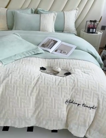 91家纺网 家纺一手货源 找家纺 2024秋冬新款时尚宽边立体剪花刺绣加厚牛奶绒四件套-赫莲娜系列 赫莲娜嫩绿