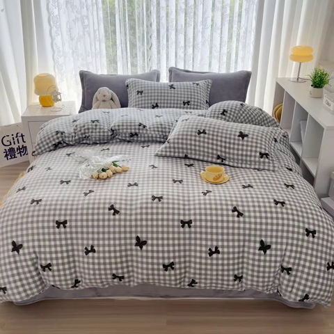 91家纺网 家纺一手货源 找家纺 青螺家纺 2024加厚高克重保暖爆款小清新牛奶绒印花双面绒单被套 蝴蝶结灰