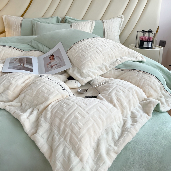 91家纺网 家纺一手货源 找家纺 2024秋冬新款时尚宽边立体剪花刺绣加厚牛奶绒四件套-赫莲娜系列 赫莲娜嫩绿