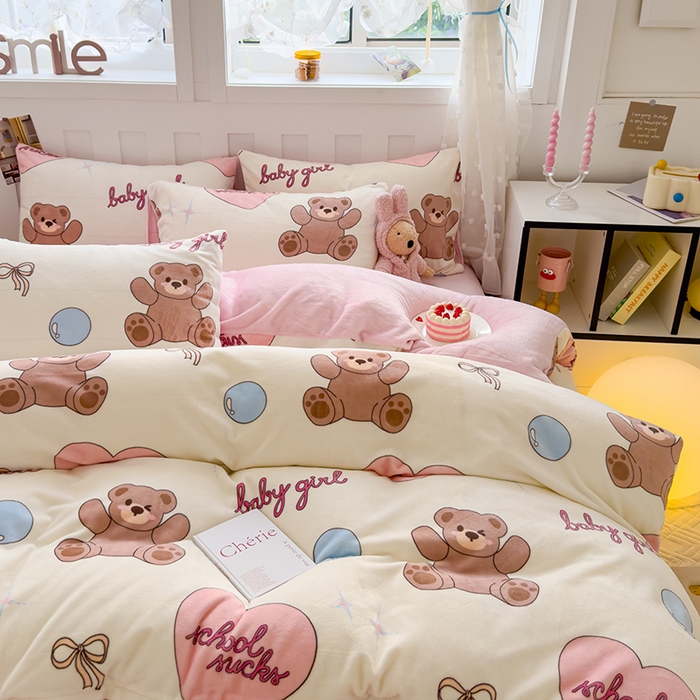 91家纺网 家纺一手货源 找家纺 枋梢家纺 2024新款加厚牛奶绒印花四件套 爱心小熊