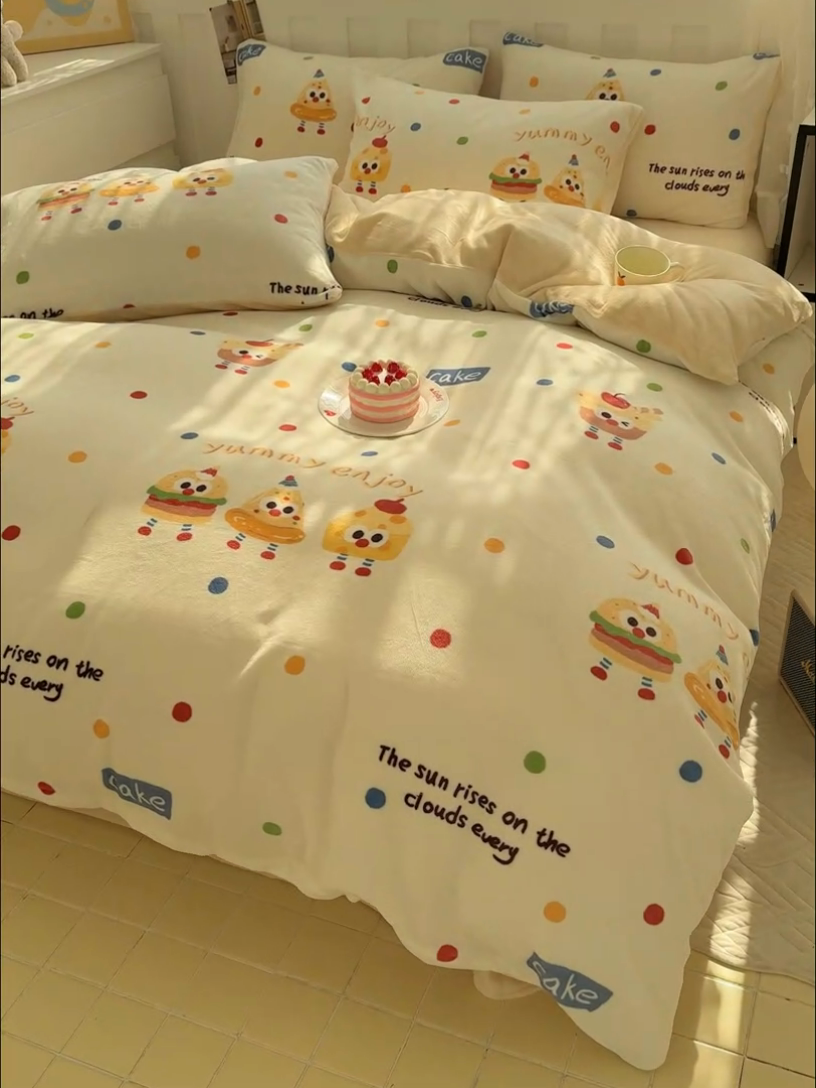 91家纺网 家纺一手货源 找家纺 枋梢家纺 2024新款加厚牛奶绒印花四件套 蛋糕小人