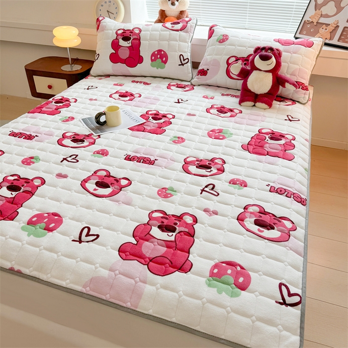 91家纺网 家纺一手货源 找家纺 迪梦思 2024新款正版授权卡通牛奶绒床垫床护垫 学生床垫床笠 抱抱草莓熊-床垫款