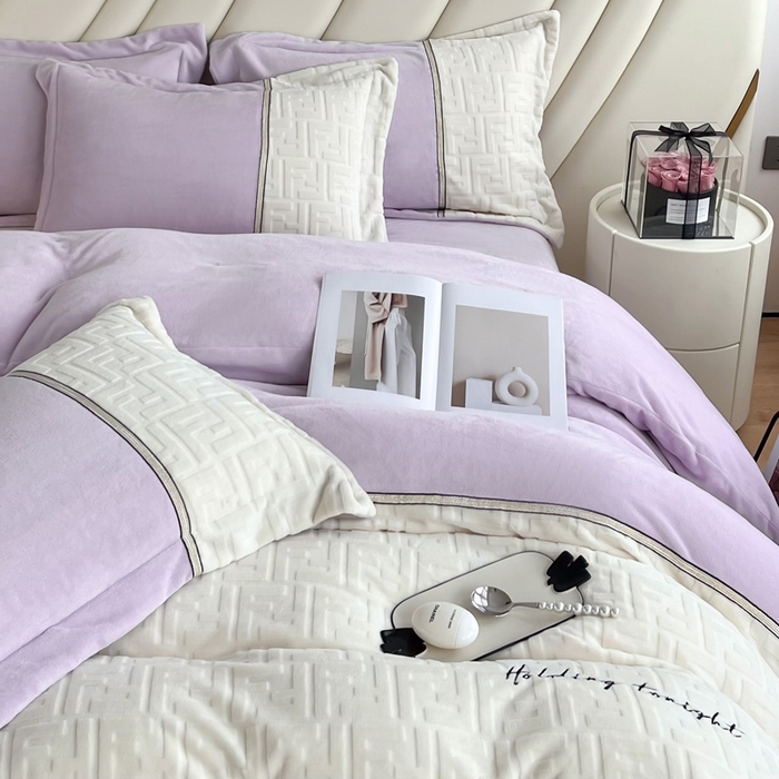 91家纺网 家纺一手货源 找家纺 2024秋冬新款时尚宽边立体剪花刺绣加厚牛奶绒四件套-赫莲娜系列 赫莲娜浅紫