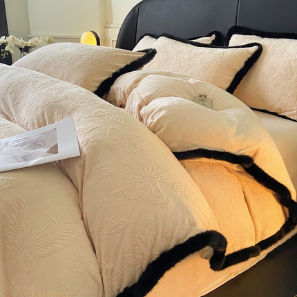 91家纺网 家纺一手货源 找家纺 （总）宇航家纺 2025新款兔毛花边雕花牛奶绒四件套