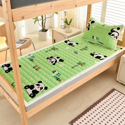 91家纺网 家纺一手货源 找家纺 牵依 2025新款牛奶绒印花床垫学生床褥 字母熊猫-绿