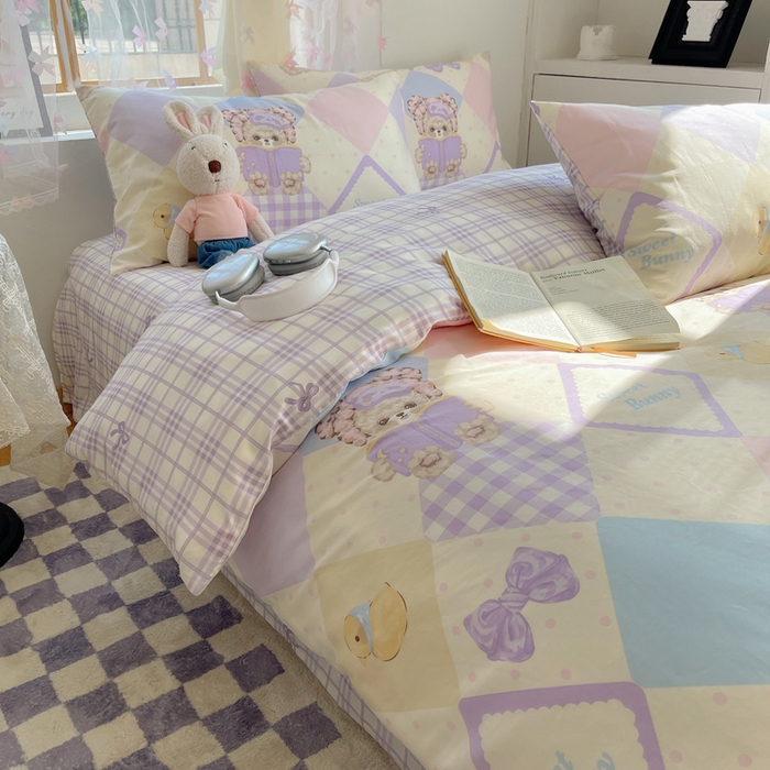 91家纺网 家纺一手货源 找家纺 六巷胡同 2024新款40支全棉纯棉INS洛丽塔卡通甜美少女心系列四件套 紫色贪睡熊