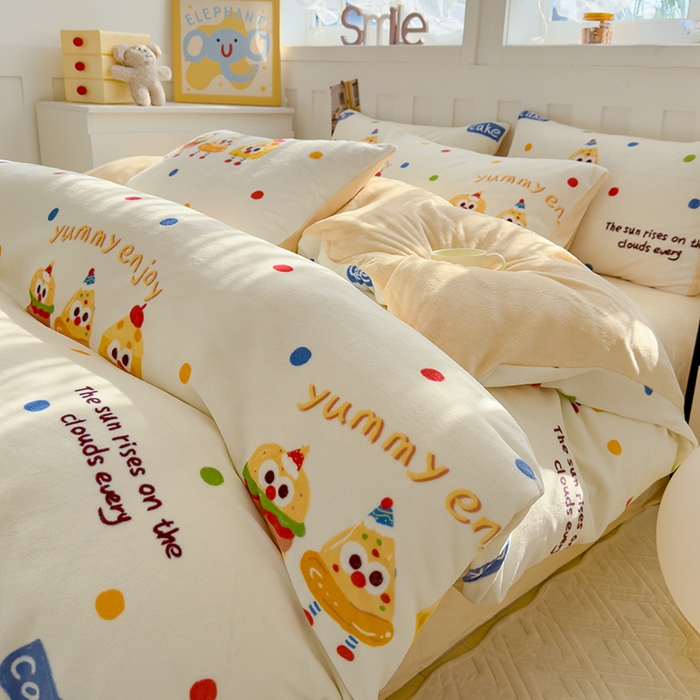 91家纺网 家纺一手货源 找家纺 枋梢家纺 2024新款加厚牛奶绒印花四件套 蛋糕小人