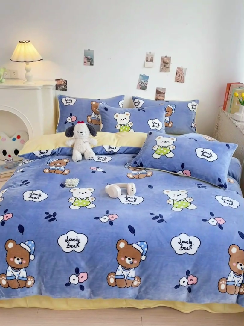 91家纺网 家纺一手货源 找家纺 西引力 2024新款加厚小清新牛奶绒四件套床单款床笠款单被套爆款 花朵小熊