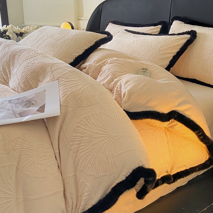 91家纺网 家纺一手货源 找家纺 （总）宇航家纺 2025新款兔毛花边雕花牛奶绒四件套