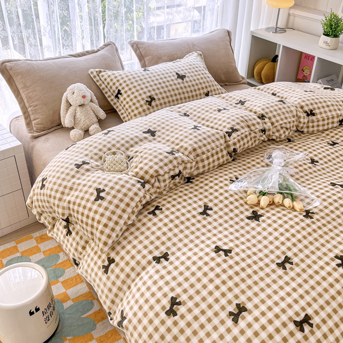 91家纺网 家纺一手货源 找家纺 青螺家纺 2024加厚高克重保暖爆款小清新牛奶绒印花双面绒单被套 蝴蝶结咖