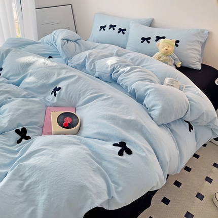 91家纺网 家纺一手货源 找家纺 森璐家纺 2024新款A类水洗棉毛巾绣四件套蝴蝶结学生宿舍三件套