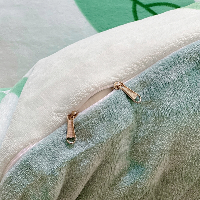 91家纺网 家纺一手货源 找家纺 丝羽坊 2024新款加厚小清新牛奶绒印花四件套单被套床笠四件套-场景二 花梦