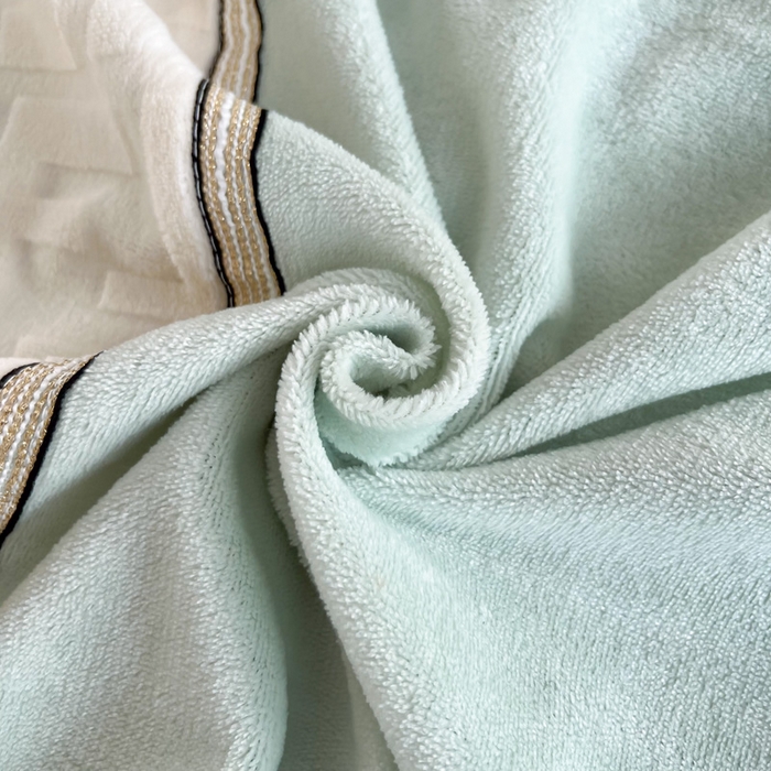 91家纺网 家纺一手货源 找家纺 2024秋冬新款时尚宽边立体剪花刺绣加厚牛奶绒四件套-赫莲娜系列 赫莲娜嫩绿