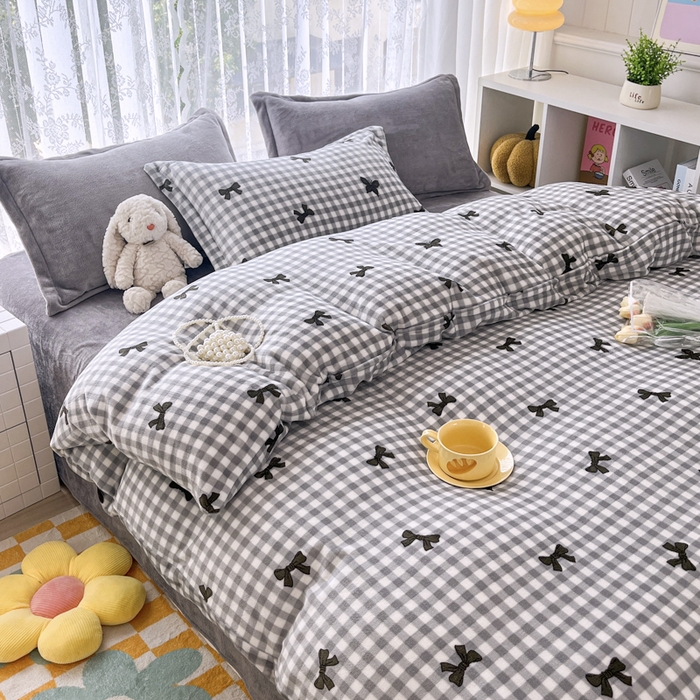 91家纺网 家纺一手货源 找家纺 青螺家纺 2024加厚高克重保暖爆款小清新牛奶绒印花双面绒单被套 蝴蝶结灰