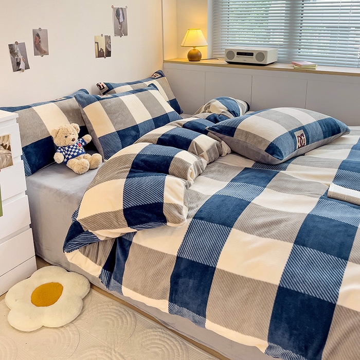 91家纺网 家纺一手货源 找家纺 西引力 2024新款加厚小清新牛奶绒四件套床单款床笠款单被套爆款 格调蓝