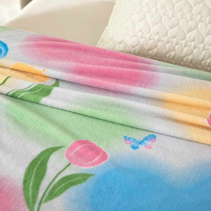 91家纺网 家纺一手货源 找家纺 侨鑫 2024新款法兰绒毛毯 彩韵花朵