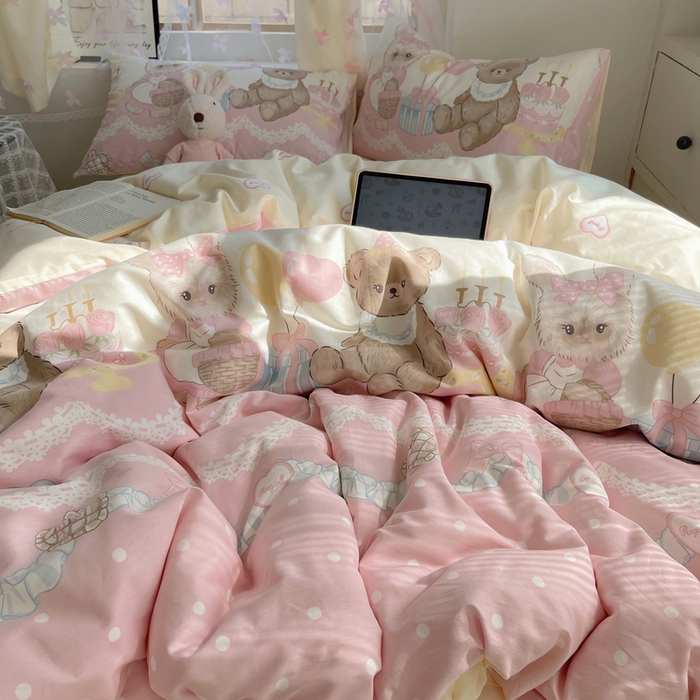 91家纺网 家纺一手货源 找家纺 六巷胡同 2024新款40支全棉纯棉INS洛丽塔卡通甜美少女心系列四件套 气球蛋糕熊