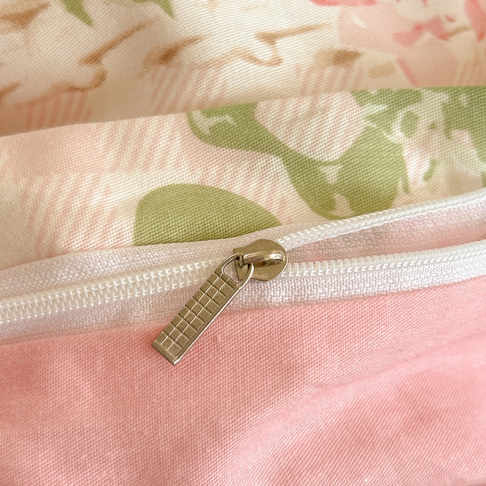 91家纺网 家纺一手货源 找家纺 绵庭家纺 2024新款全棉印花套件系列-洛丽塔 小熊草莓派