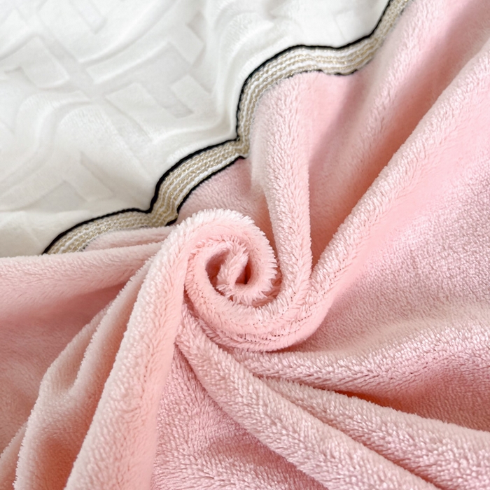 91家纺网 家纺一手货源 找家纺 2024秋冬新款时尚宽边立体剪花刺绣加厚牛奶绒四件套-赫莲娜系列 赫莲娜粉玉