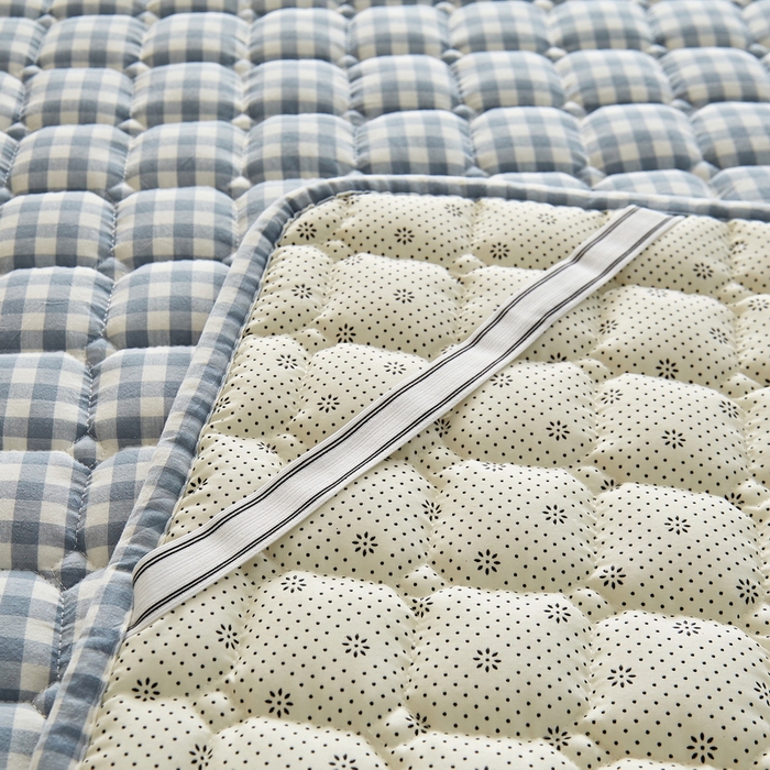 91家纺网 家纺一手货源 找家纺 祁恋婷 2024新款全棉水洗棉棉花床护垫 蓝小格