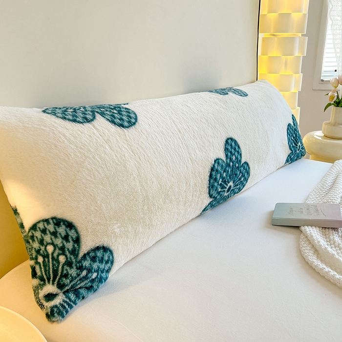 91家纺网 家纺一手货源 找家纺 梦舒羽 2025新款兔毛绒印花双人枕套牛奶绒加长枕芯套雪花绒枕头套花无归期