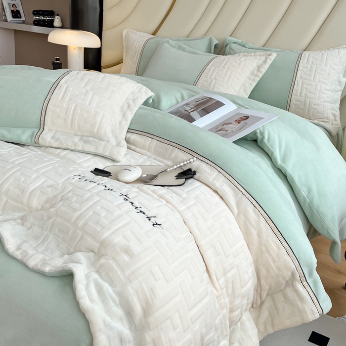 91家纺网 家纺一手货源 找家纺 2024秋冬新款时尚宽边立体剪花刺绣加厚牛奶绒四件套-赫莲娜系列 赫莲娜嫩绿