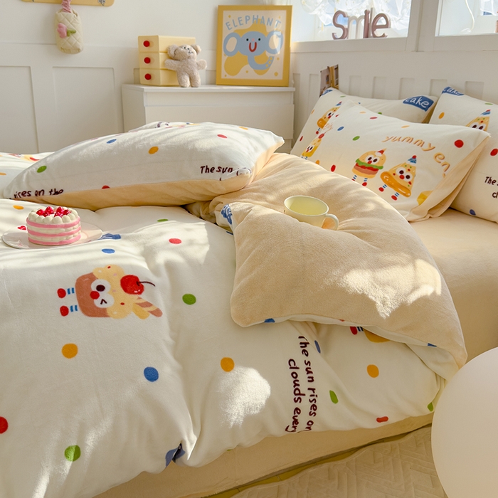 91家纺网 家纺一手货源 找家纺 枋梢家纺 2024新款加厚牛奶绒印花四件套 蛋糕小人