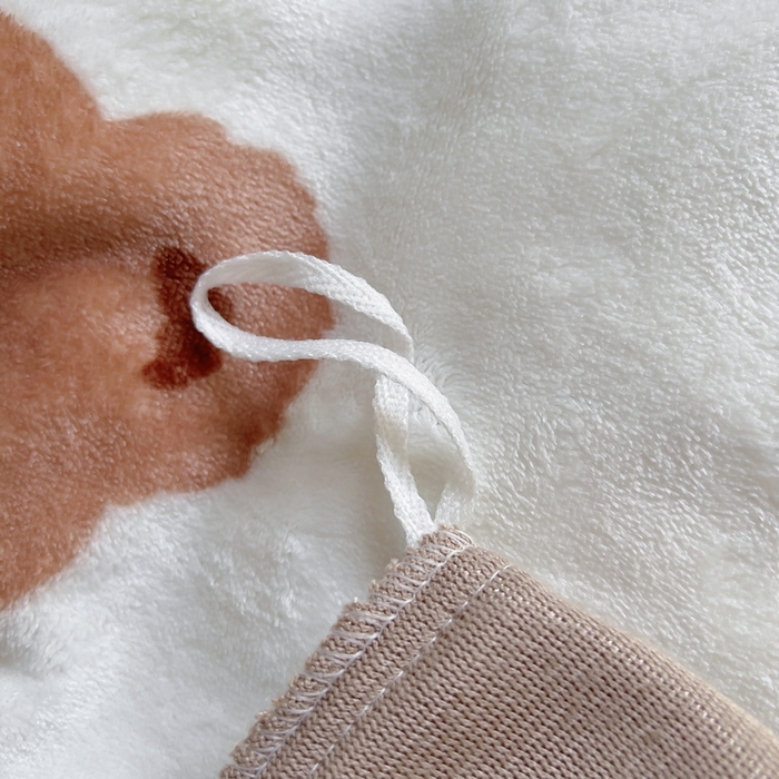 91家纺网 家纺一手货源 找家纺 丝羽坊 2024新款加厚小清新牛奶绒印花四件套单被套床笠四件套-场景二 呆萌熊