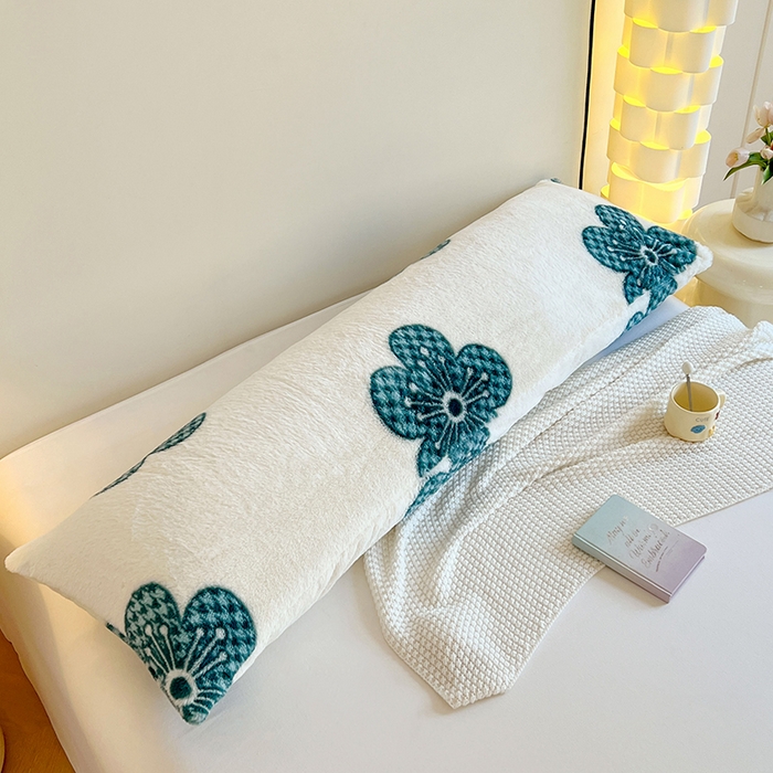 91家纺网 家纺一手货源 找家纺 梦舒羽 2025新款兔毛绒印花双人枕套牛奶绒加长枕芯套雪花绒枕头套花无归期