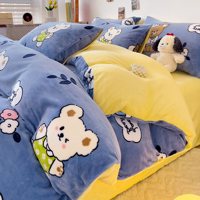 91家纺网 家纺一手货源 找家纺 西引力 2024新款加厚小清新牛奶绒四件套床单款床笠款单被套爆款 花朵小熊