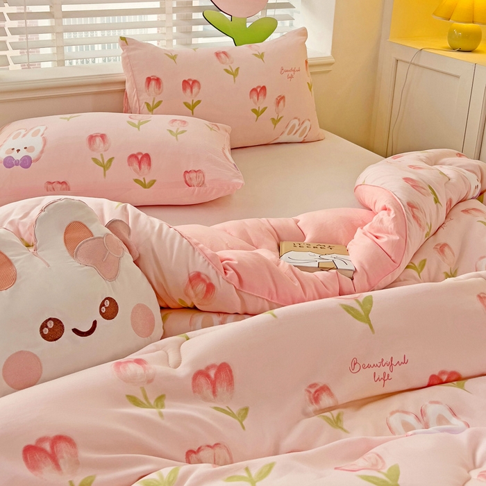 91家纺网 家纺一手货源 找家纺 2024新款A类水洗棉印花超柔保暖冬被 蓓蕾兔兔