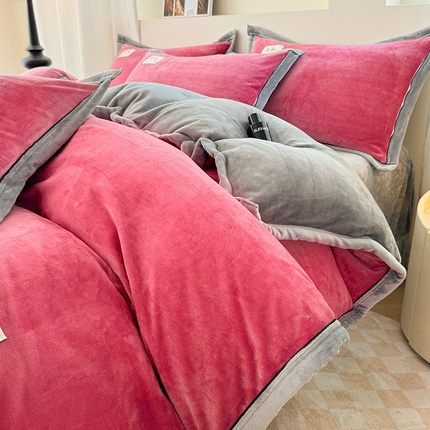 91家纺网 家纺一手货源 找家纺 喜梦缘 2025新款高克重牛奶绒双拼四件套 双拼色-红豆沙+高级灰