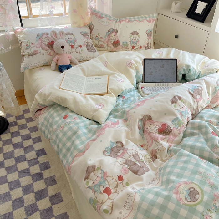 91家纺网 家纺一手货源 找家纺 六巷胡同 2024新款40支全棉纯棉INS洛丽塔卡通甜美少女心系列四件套 秘境樱桃熊