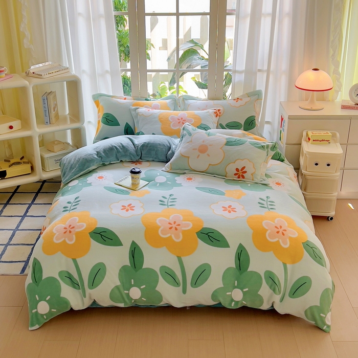 91家纺网 家纺一手货源 找家纺 丝羽坊 2024新款加厚小清新牛奶绒印花四件套单被套床笠四件套-场景二 花梦