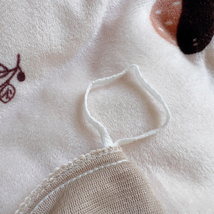 91家纺网 家纺一手货源 找家纺 丝羽坊 2024新款加厚小清新牛奶绒印花四件套单被套床笠四件套-场景二 开心煤球