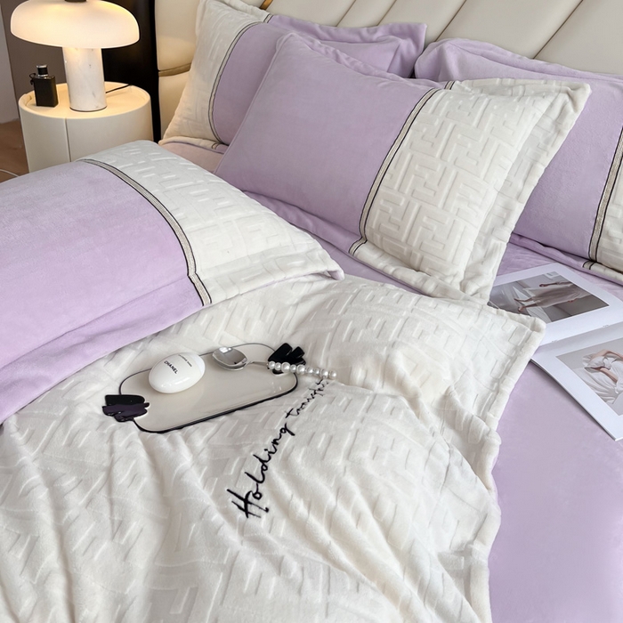 91家纺网 家纺一手货源 找家纺 2024秋冬新款时尚宽边立体剪花刺绣加厚牛奶绒四件套-赫莲娜系列 赫莲娜浅紫