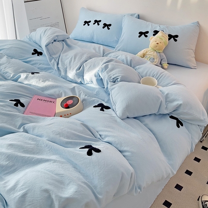 91家纺网 家纺一手货源 找家纺 森璐家纺 2024新款A类水洗棉毛巾绣四件套蝴蝶结学生宿舍三件套