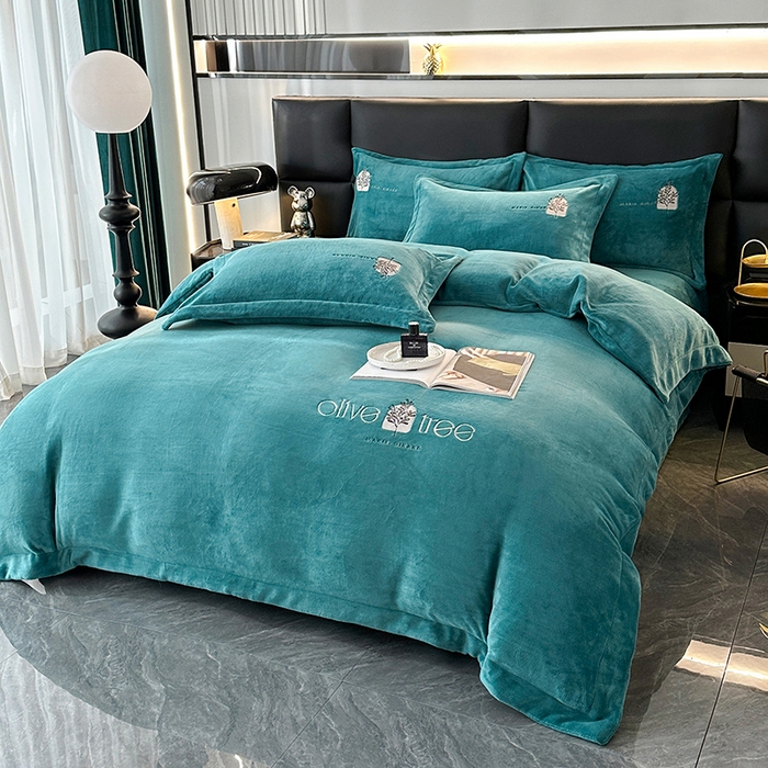 91家纺网 家纺一手货源 找家纺 橘姿家纺 2024新款高克重九斤牛奶绒绣花四件套 相伴-绿