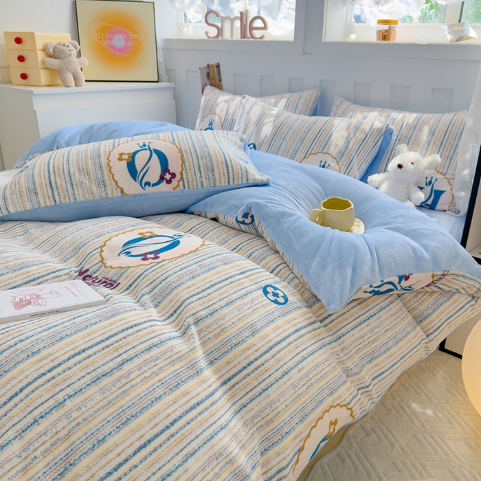 91家纺网 家纺一手货源 找家纺 枋梢家纺 2024新款加厚牛奶绒印花四件套 H蓝条纹