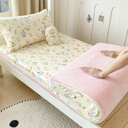 91家纺网 家纺一手货源 找家纺 寻米 2024新款AB双面学生床垫套 花园小狗