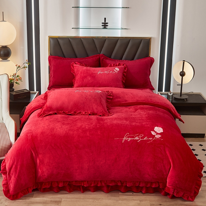 91家纺网 家纺一手货源 找家纺 绣女坊 2024新款韩版花边绣花牛奶绒四件套 大红色