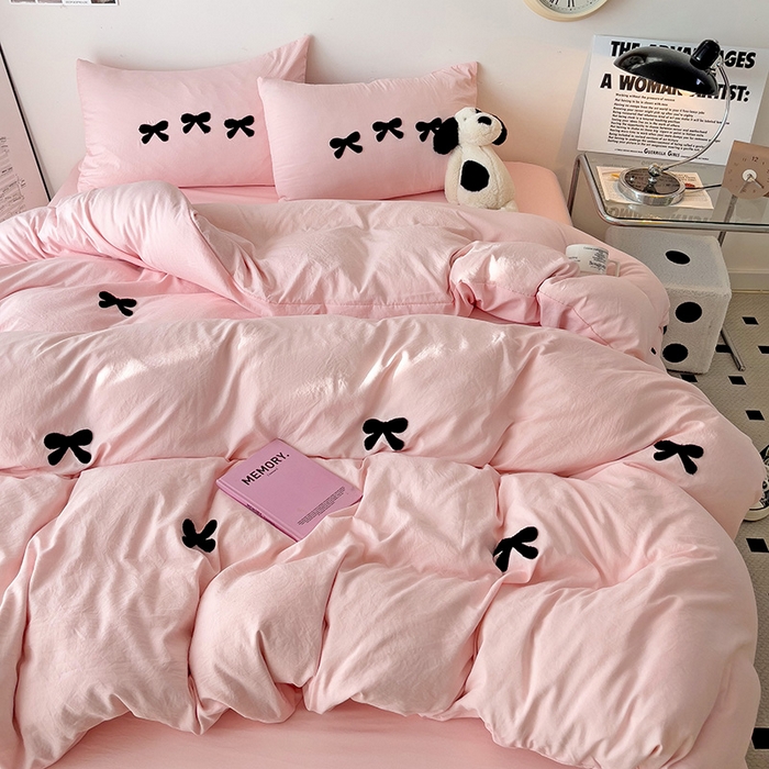 91家纺网 家纺一手货源 找家纺 森璐家纺 2024新款1水洗棉毛巾绣四件套蝴蝶结学生宿舍三件套（含买家秀） 蝴蝶结-粉色