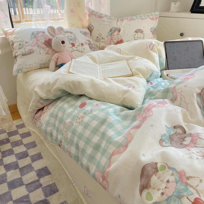 91家纺网 家纺一手货源 找家纺 六巷胡同 2024新款40支全棉纯棉INS洛丽塔卡通甜美少女心系列四件套 秘境樱桃熊