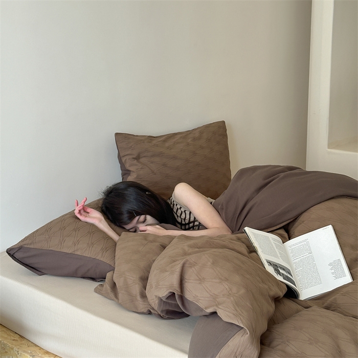 91家纺网 家纺一手货源 找家纺 山舍家居 2024新款菱形格全棉提花四件套 菱形格-咖棕