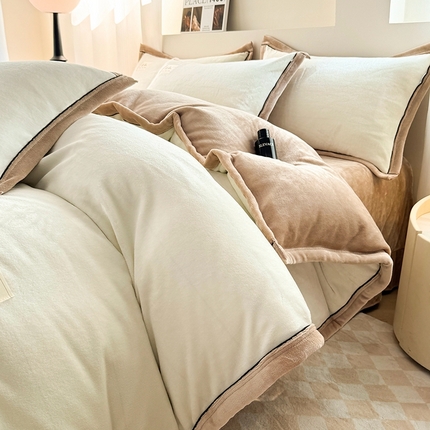 91家纺网 家纺一手货源 找家纺 喜梦缘 2025新款高克重牛奶绒双拼四件套 双拼色-米白+咖色