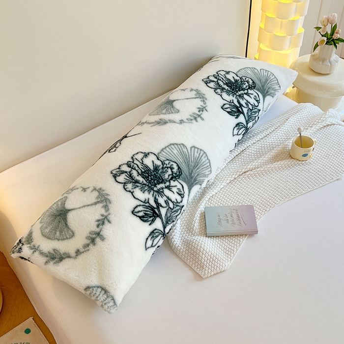 91家纺网 家纺一手货源 找家纺 梦舒羽 2025新款兔毛绒印花双人枕套牛奶绒加长枕芯套雪花绒枕头套陌上花开