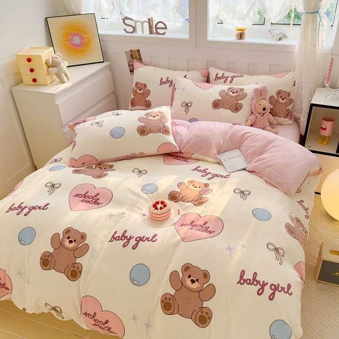 91家纺网 家纺一手货源 找家纺 枋梢家纺 2024新款加厚牛奶绒印花四件套 爱心小熊