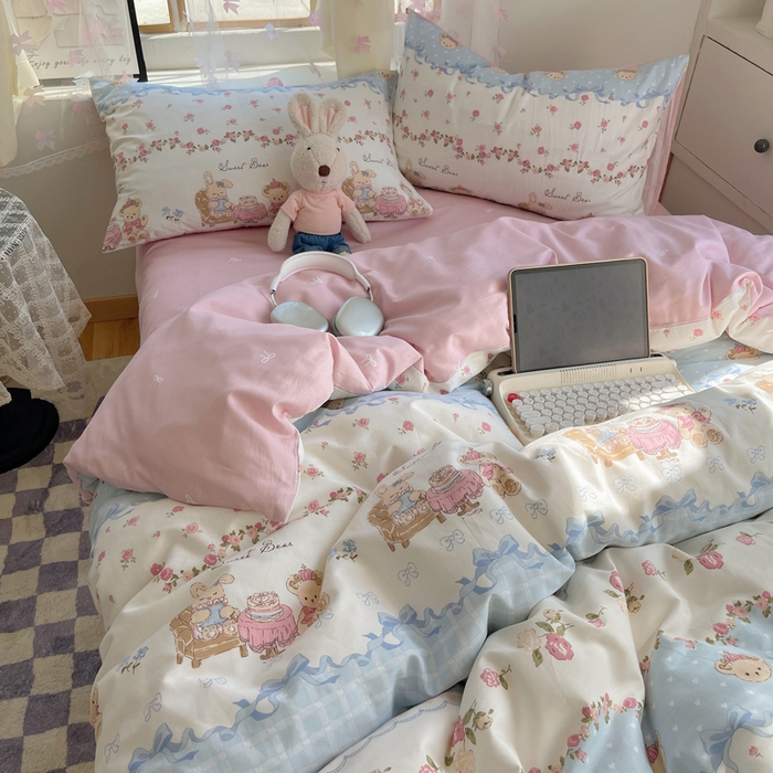 91家纺网 家纺一手货源 找家纺 六巷胡同 2024新款40支全棉纯棉INS洛丽塔卡通甜美少女心系列四件套 露西花园熊