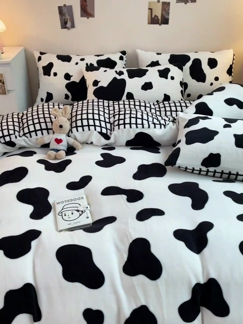 91家纺网 家纺一手货源 找家纺 西引力 2024新款加厚小清新牛奶绒四件套床单款床笠款单被套爆款 黑糖奶牛