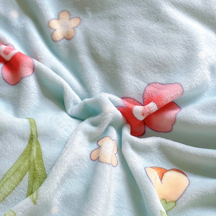 91家纺网 家纺一手货源 找家纺 丝羽坊 2024新款加厚小清新牛奶绒印花四件套单被套床笠四件套-场景二 花季